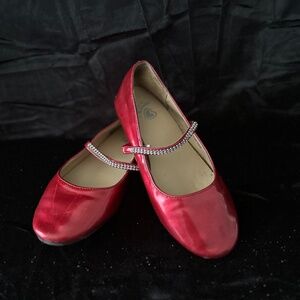 Children’s Place girls red round toe dress shoe size 2